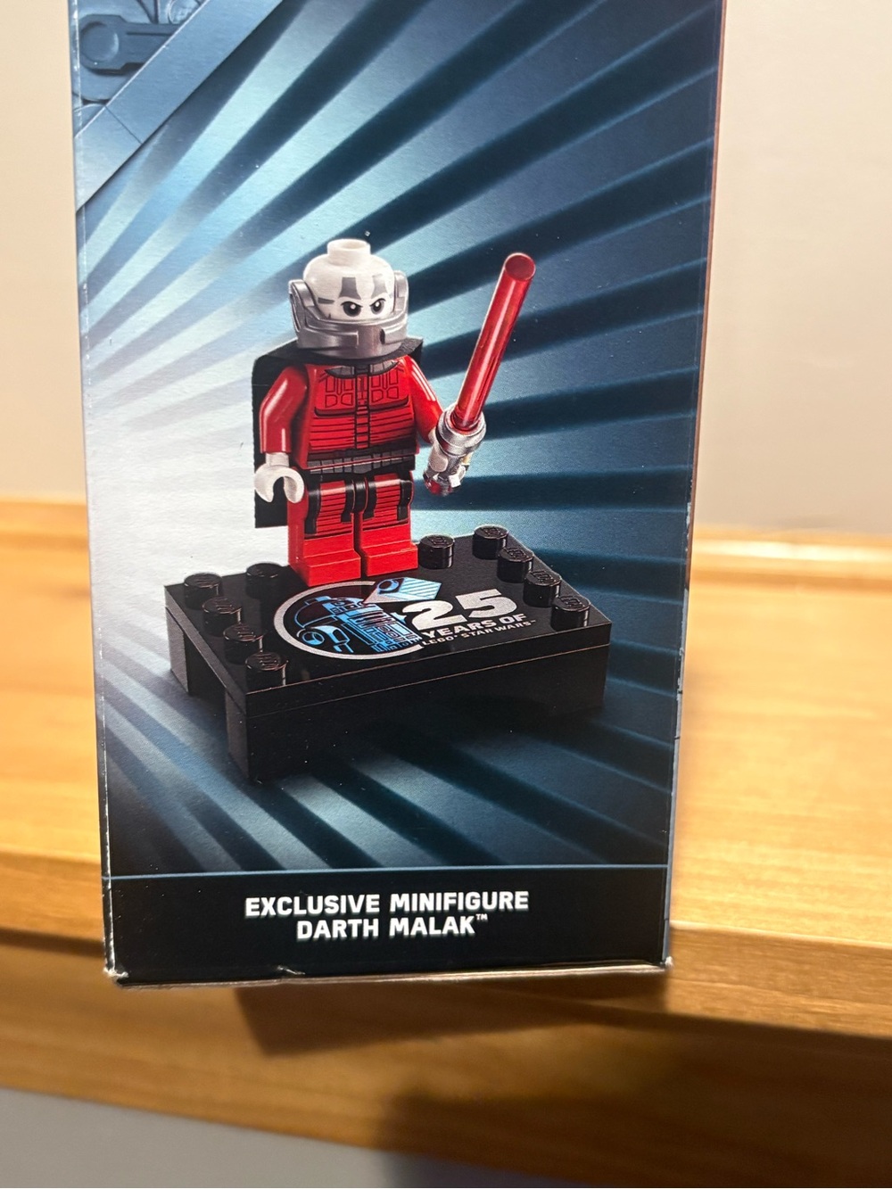 LEGO Star Wars R2-D2 75379 - Picture 6 of 7